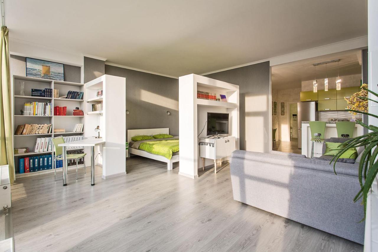 Gagarin Plaza Apartment 70 Square Metres On 12Th Floor Odesa Exterior photo