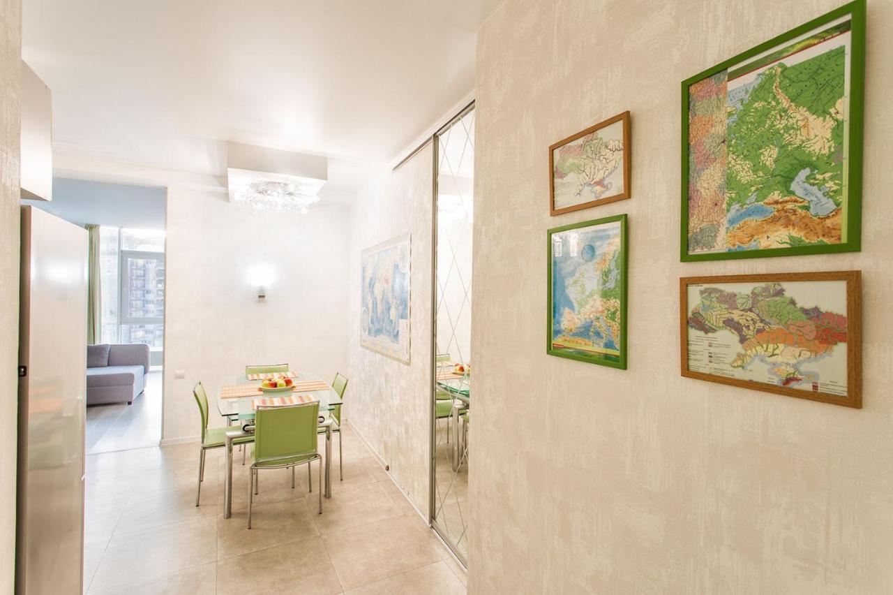 Gagarin Plaza Apartment 70 Square Metres On 12Th Floor Odesa Exterior photo