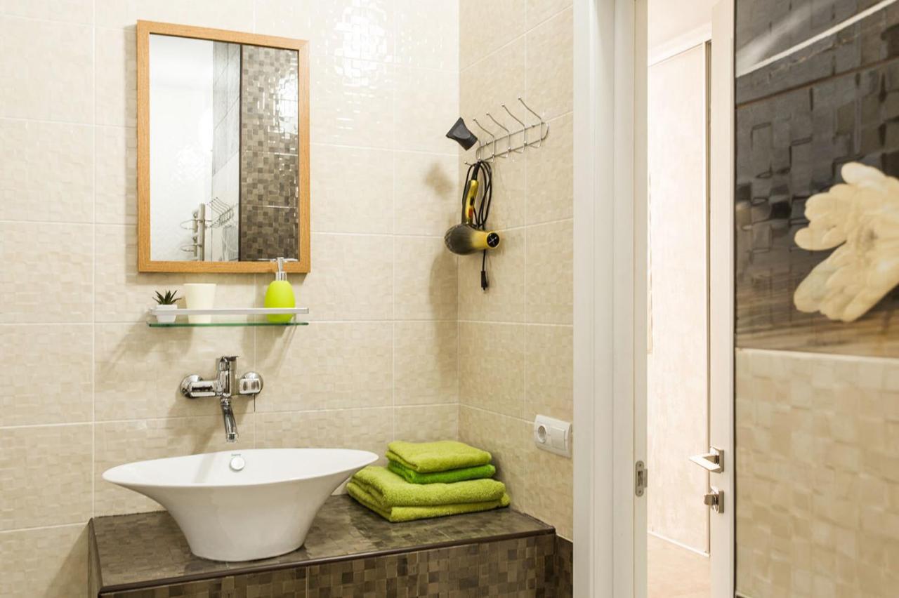 Gagarin Plaza Apartment 70 Square Metres On 12Th Floor Odesa Exterior photo